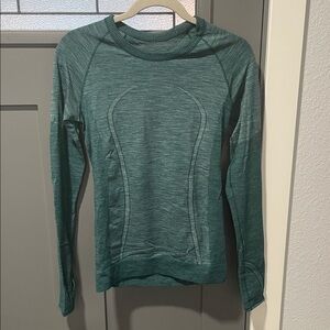 lululemon athletica Heather Green Long Sleeve Top